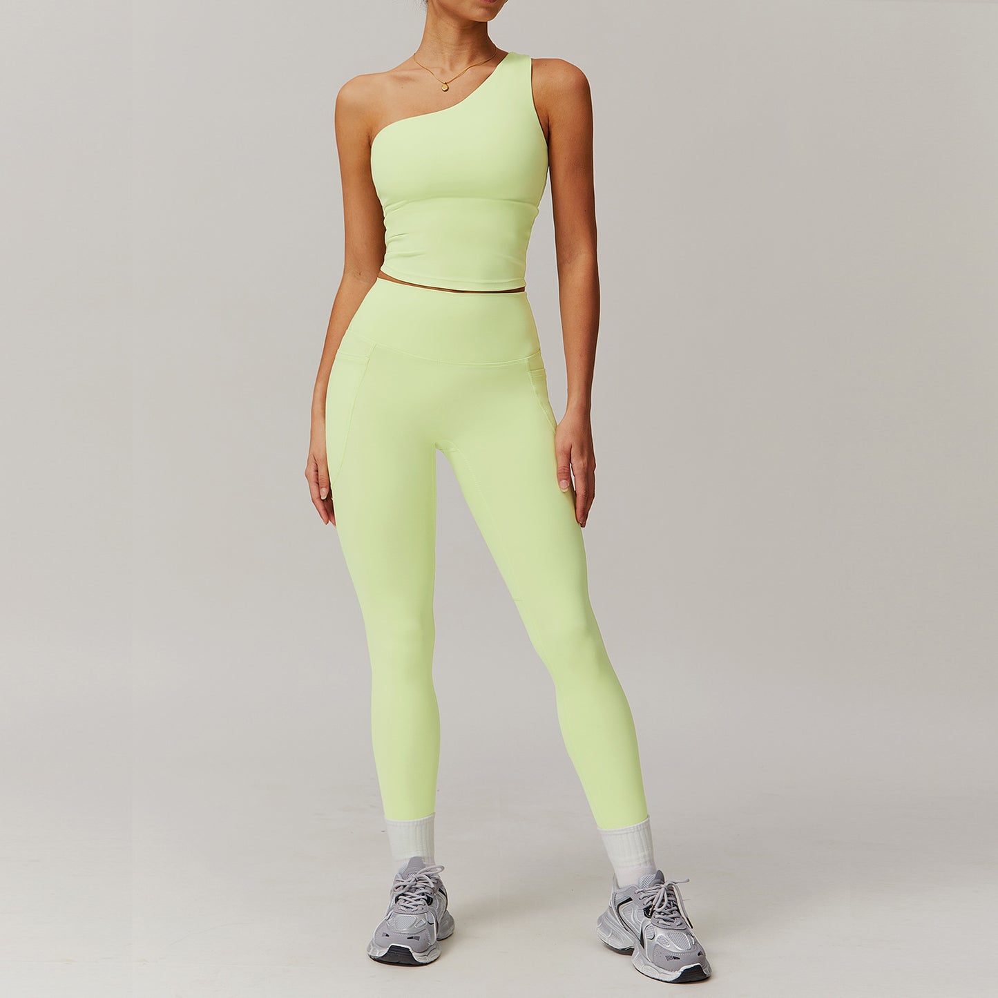 Cloud Like Quick Dry Waist Enhancing Sculpting Yoga Set Comfortable and Versatile Activewear for Running Gym Workouts and Casual Outfits Model 8408