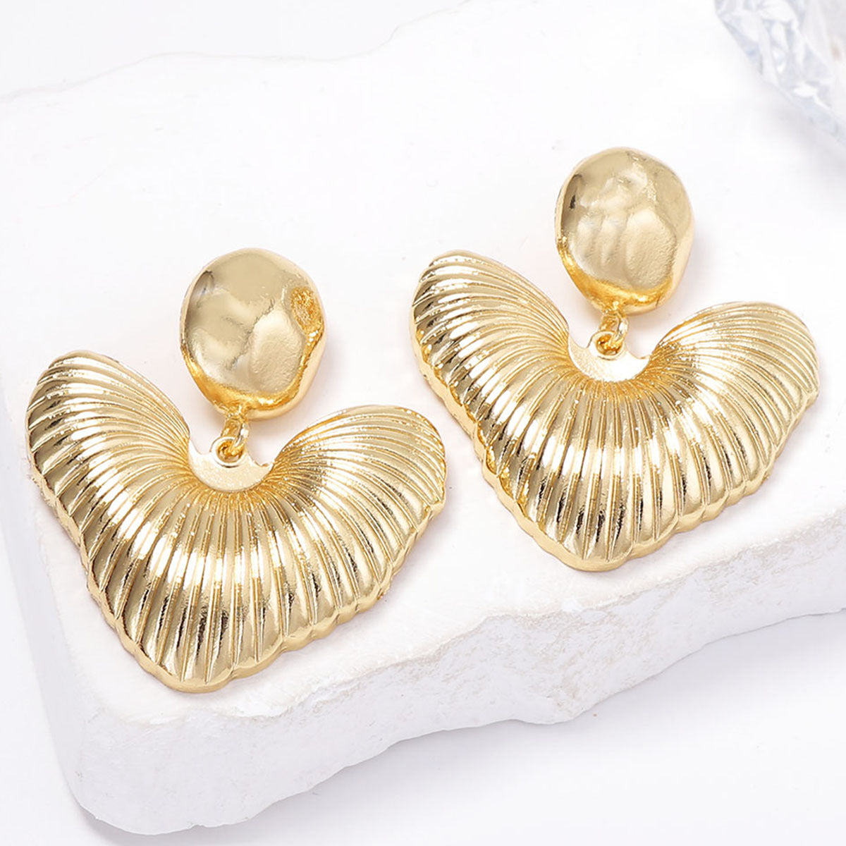 Chic Heart-Shaped Dangle Earrings for Women – Effortlessly Elegant and Versatile Casual-Commuter Jewelry for A Touch of Luxe