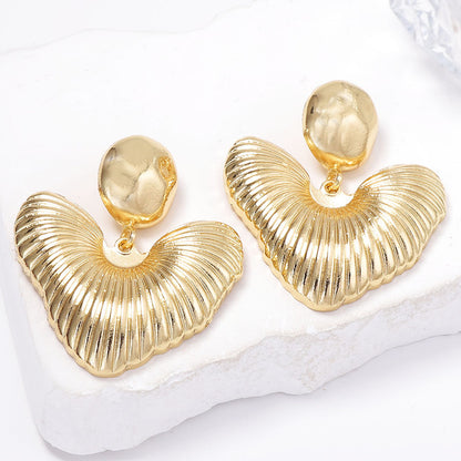Chic Heart-Shaped Dangle Earrings for Women – Effortlessly Elegant and Versatile Casual-Commuter Jewelry for A Touch of Luxe