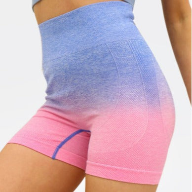 Seamless Gradient Dyed Peach Butt Lifting Compression Yoga Shorts for Women for Fitness and Workout Enthusiasts