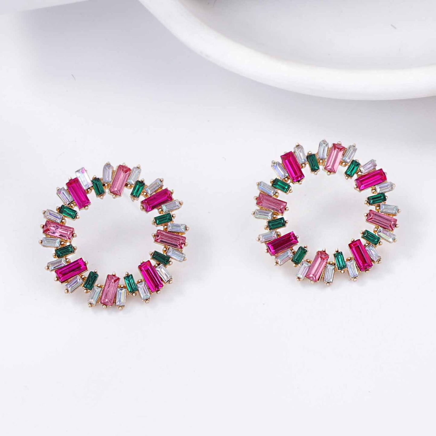 Chic Luxury Geometric Full-Diamond Sunflower Circle Stud Earrings for Women - Versatile Everyday Wear and Perfect for the Office