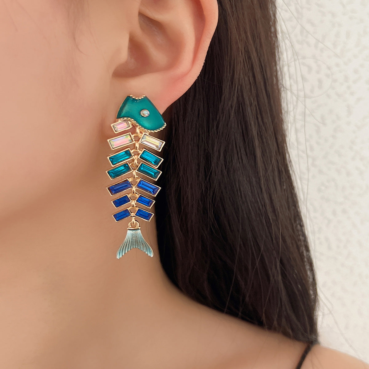 Vintage-Inspired Fishbone Drop Earrings with Rhinestone Accents – Unique Zinc Alloy Animal-Inspired Jewelry for Women