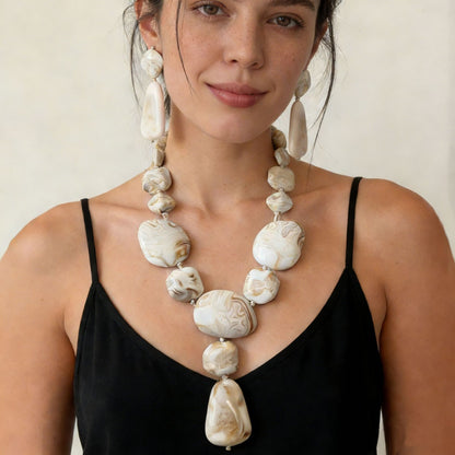 Stylish and Unique Irregular Geometric Gradient Color Beaded Necklace and Earring Set for Women – Perfect for Any Occasion!
