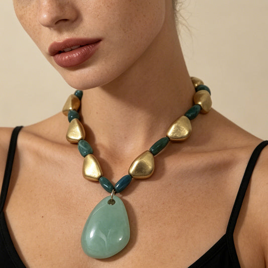 Stylish Irregular Geometric Gradient Pendant Necklace – Versatile Minimalist Design for Fashion-Forward Women