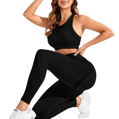 Seamless Yoga Set with Bra and Peach Butt Lifting Leggings and Comfortable Fitness Outfit for Effective Training and Exercise