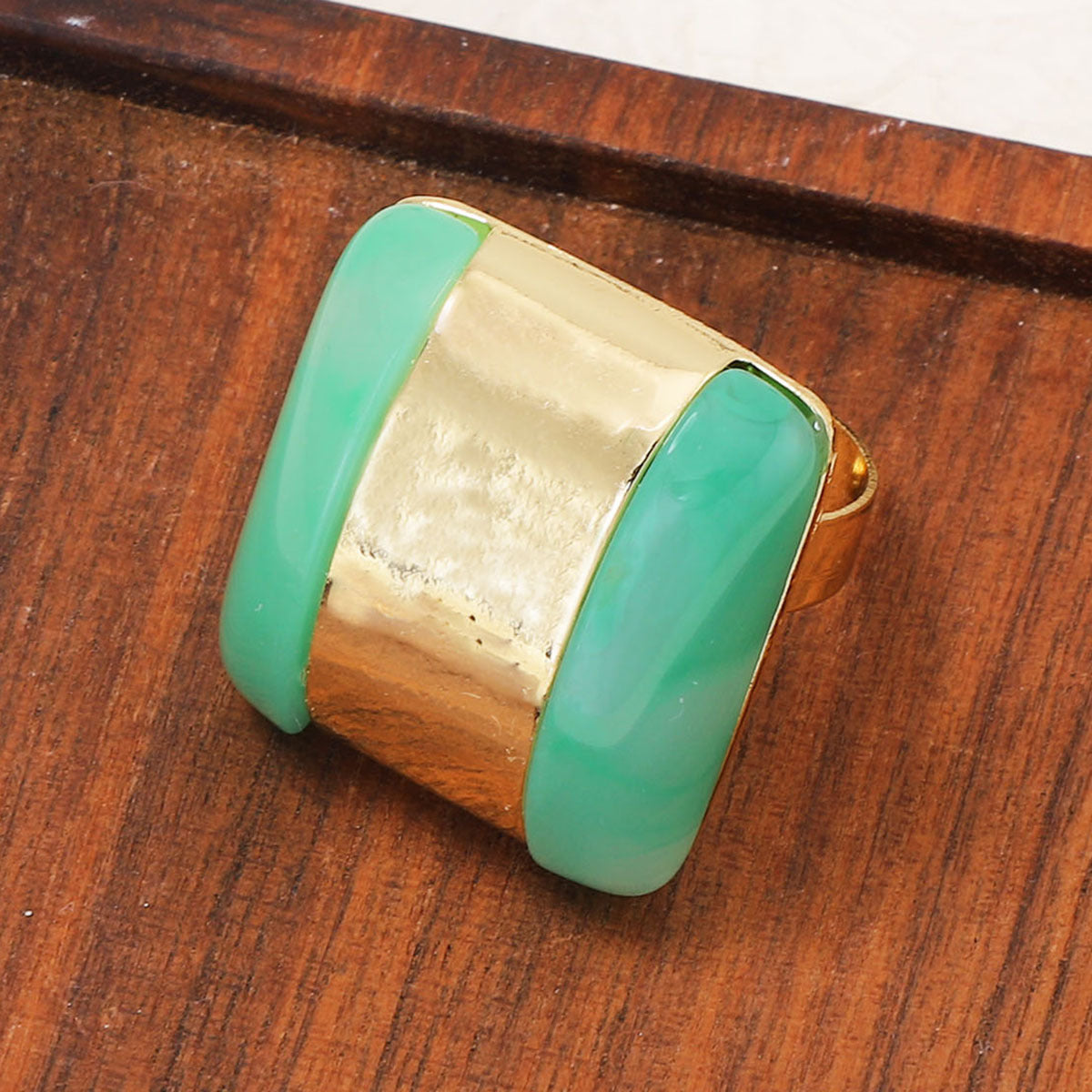 Sleek and Elegant Women's Open-Cut Geometric Design Ring – Unique and Stylish Statement Piece for Any Occasion