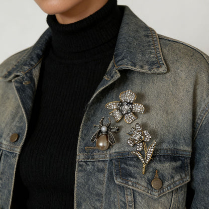 Elegant Luxury Floral and Insect Brooch Set with Sparkling Diamonds - Exquisite Design for Women