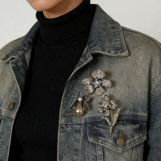 Elegant Luxury Floral and Insect Brooch Set with Sparkling Diamonds - Exquisite Design for Women