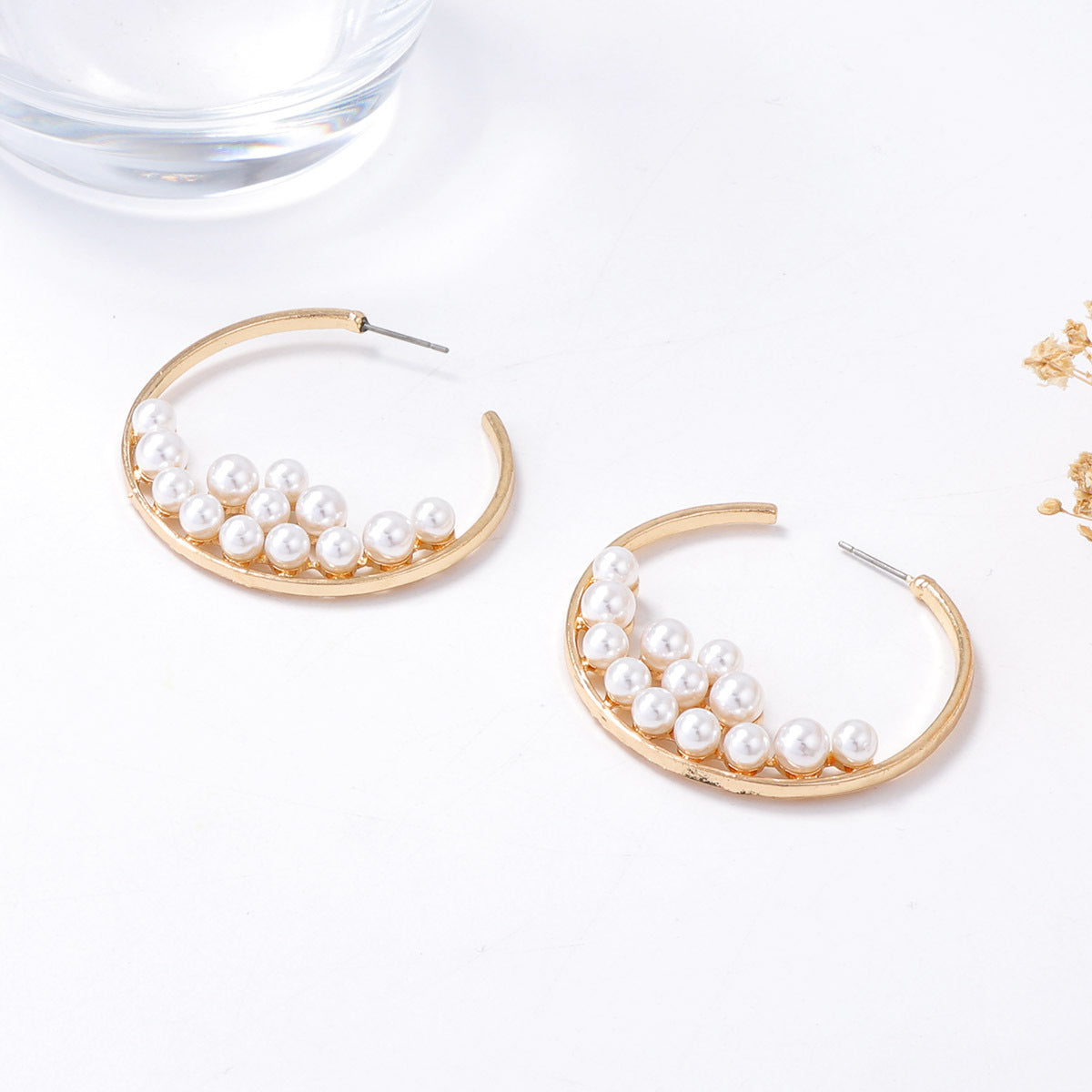 Chic Minimalist Alloy Geometric Design Faux Pearl C-Shaped Hoop Earrings - Versatile, Stylish Jewelry for Women