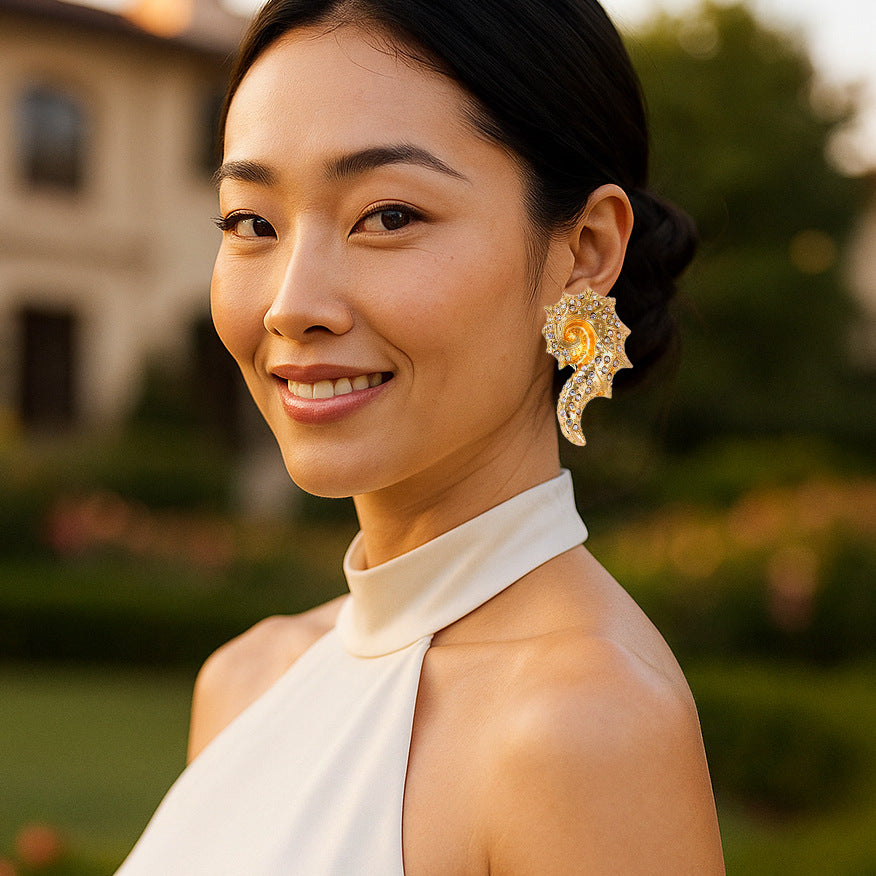 Exquisite Ocean-Inspired Luxury Statement Pearl Shell Alloy Earrings with Sparkling Zircon Stones for Unique Style