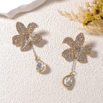 Elegant Vintage-Inspired Drop Earrings for Women with Sparkling Flower Design – Versatile Statement Pieces for Everyday Wear