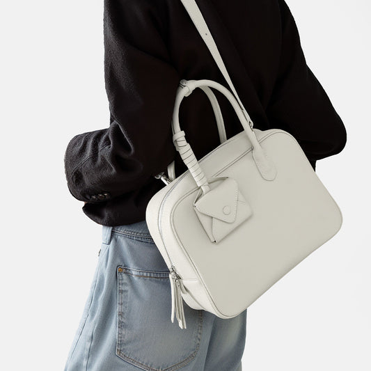 Elegant Women's Genuine Leather Crossbody Bag Chic Urban Style Shoulder Bag for Everyday Versatility and Effortless Fashion