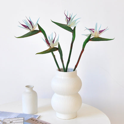 Stunning Paradise Bird Artificial Flower Arrangement - Elegant Home Decor with High-End Wedding Bouquet Feel - Stylish Bird of Paradise Faux Plant Accent for Luxurious Living Spaces