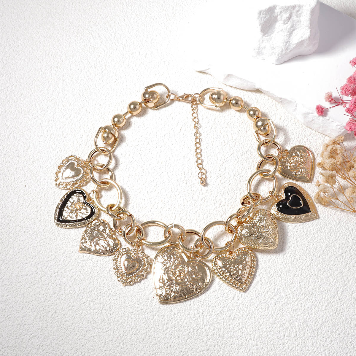 Personalized Vintage-Inspired High-End Design Chain Alloy Heart Pendant Necklace - Stylish Options for Casual Women's Wear