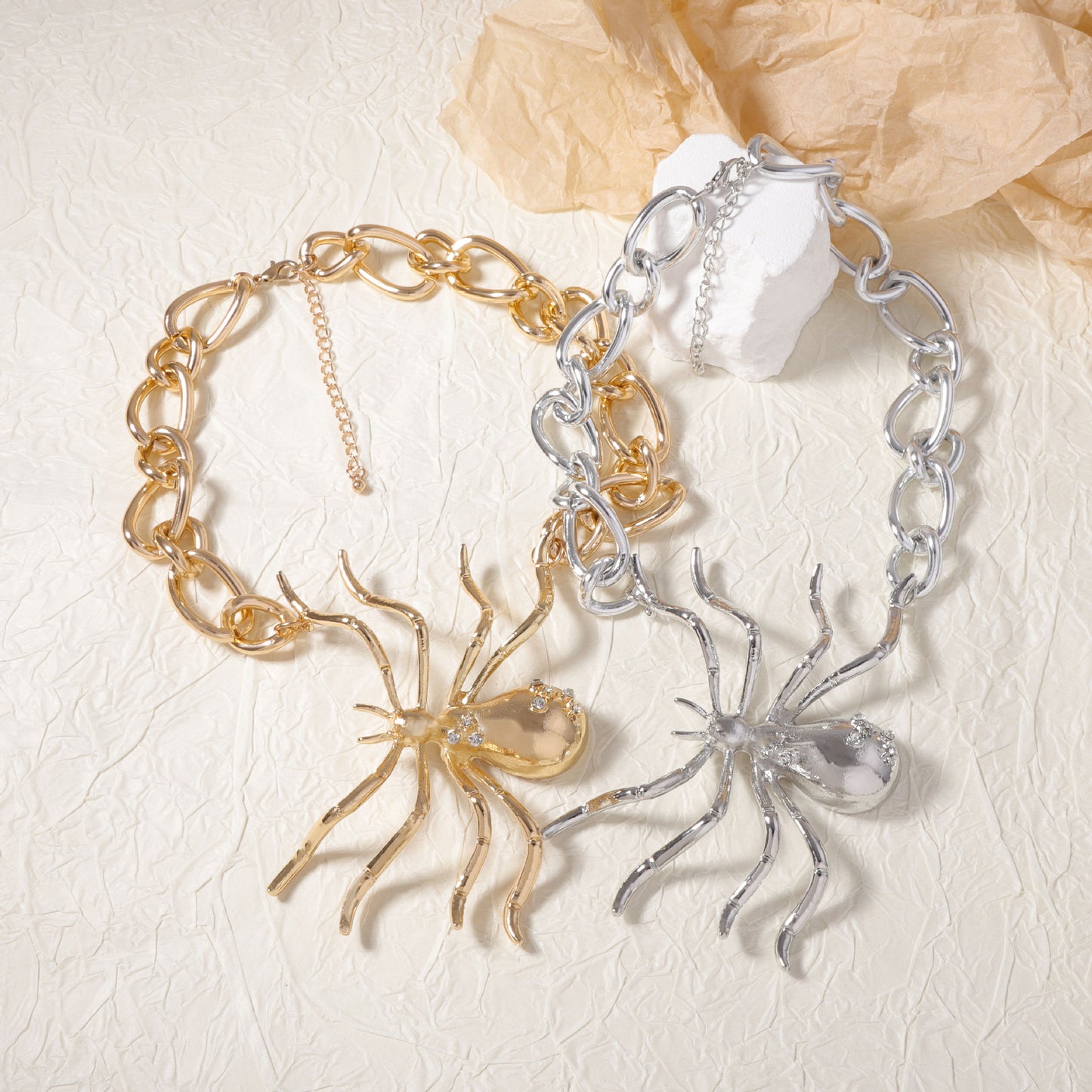 Bold and Unique Stylish Alloy Spider Pendant Chain Necklace - Versatile Minimalist Design for All Occasions