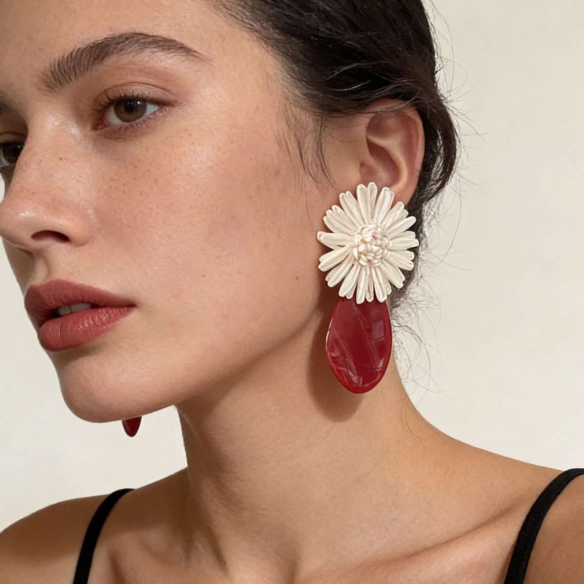 Chic High-End Woven Raffia Vacation-Inspired Acrylic Geometric Statement Earrings for Women - Perfect for Summer Festivals and Beach Getaways