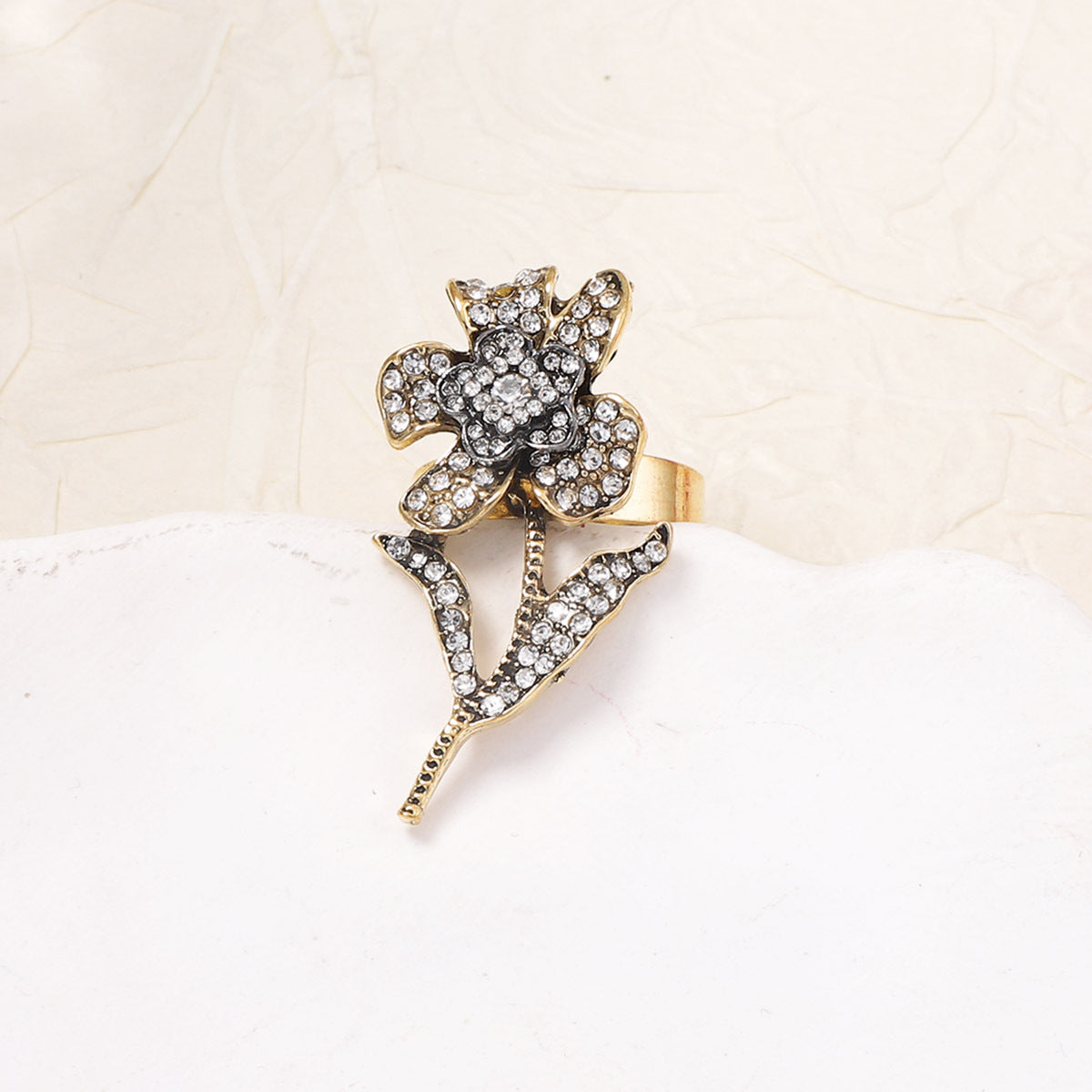 Chic Minimalist Alloy Ring with Nature-Inspired Design - Versatile Women's Jewelry for Every Occasion
