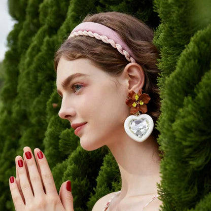 Exquisite Minimalist Everyday Heart-Shaped Pendant Floral Earrings with Stunning Cubic Zirconia for Elegant Women - Versatile & Eye-Catching Accessory