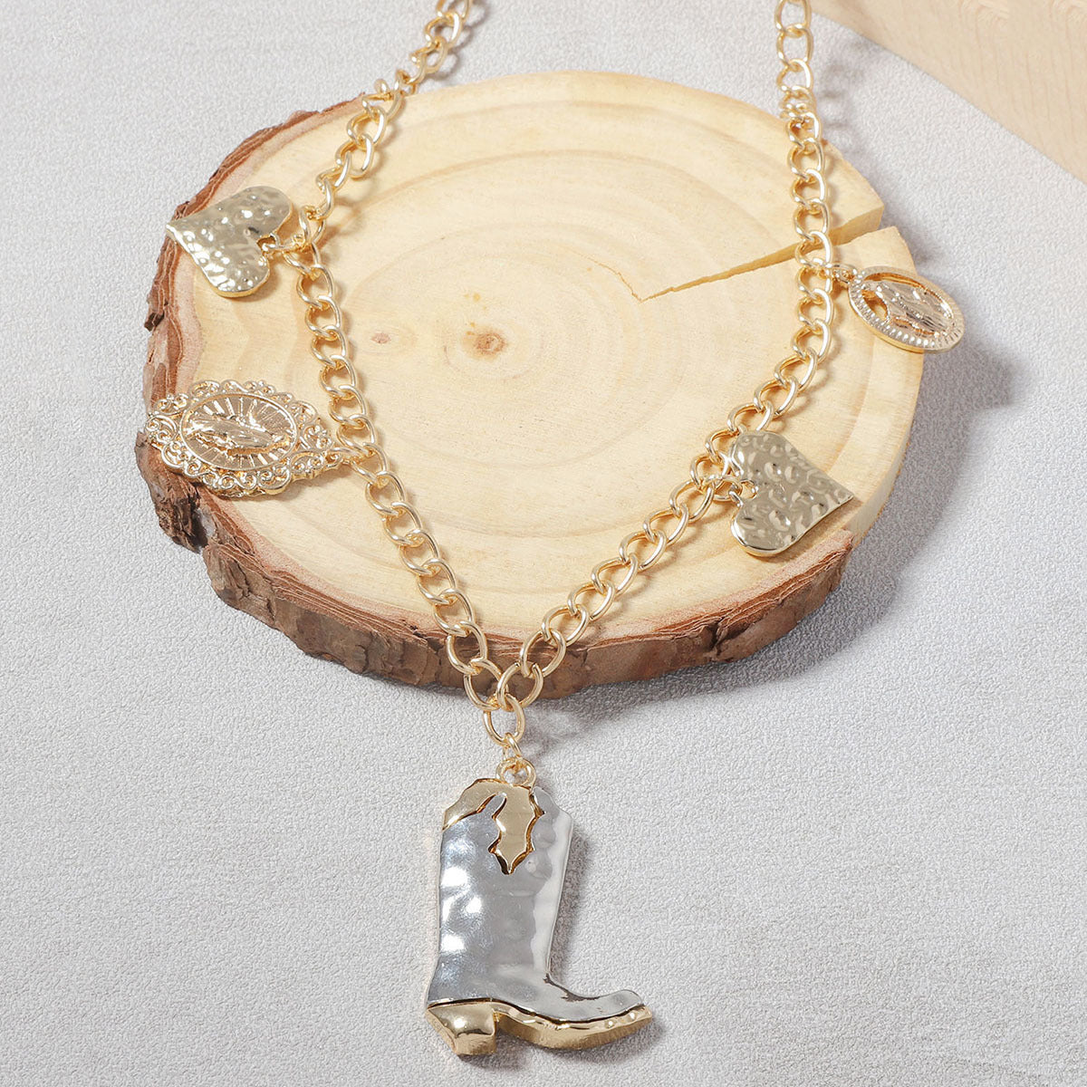 Stylish Western Cowboy-Inspired Alloy Boots Geometric Pendant Necklace - Everyday Commuter Accessory for Women