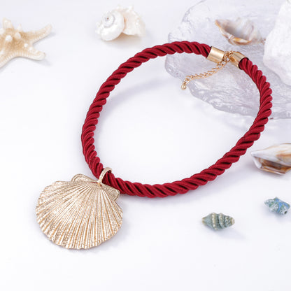 Stylish Minimalist Oversized Alloy Shell Pendant Necklace - Perfect Statement Accessory for Vacation Vibes and Effortless Chic
