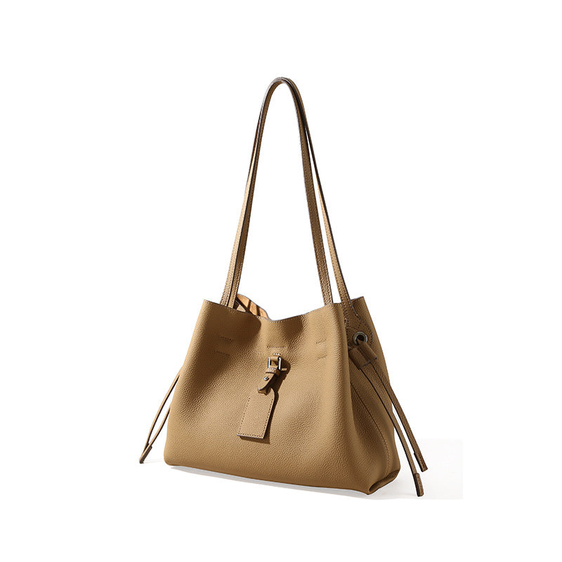 Luxury Genuine Leather Women's Fashionable Shoulder Bag Unique Design with Spacious Capacity and Elegant Mother Daughter Style