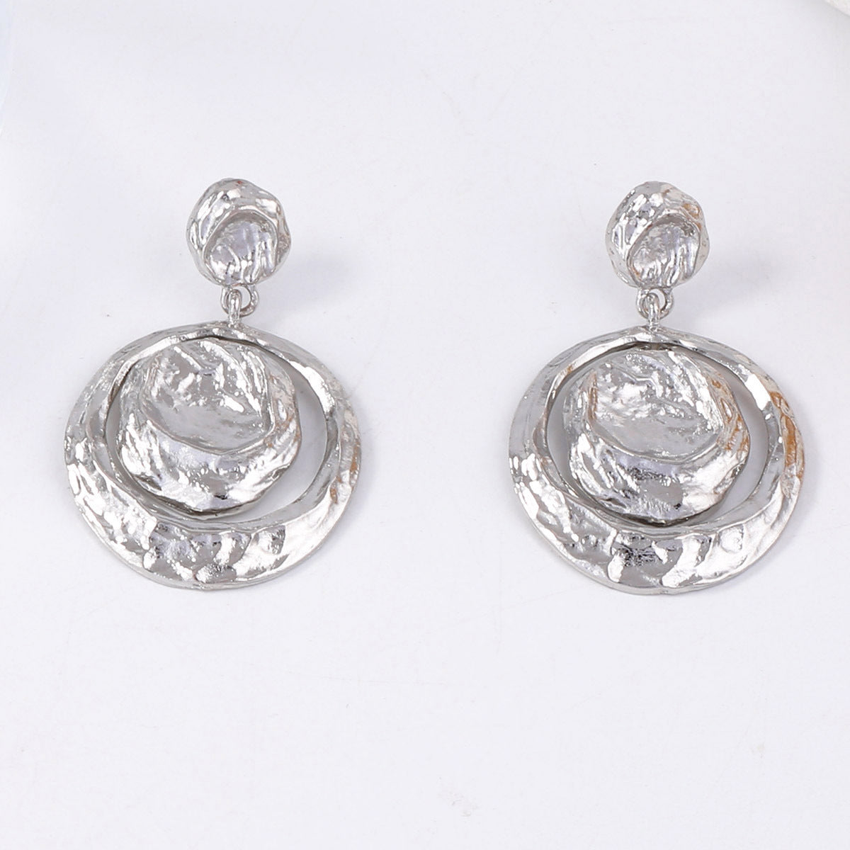 Chic Vintage-Inspired Geometric Hammered Textured Round Dangle Earrings - Effortlessly Stylish and Versatile for Every Occasion