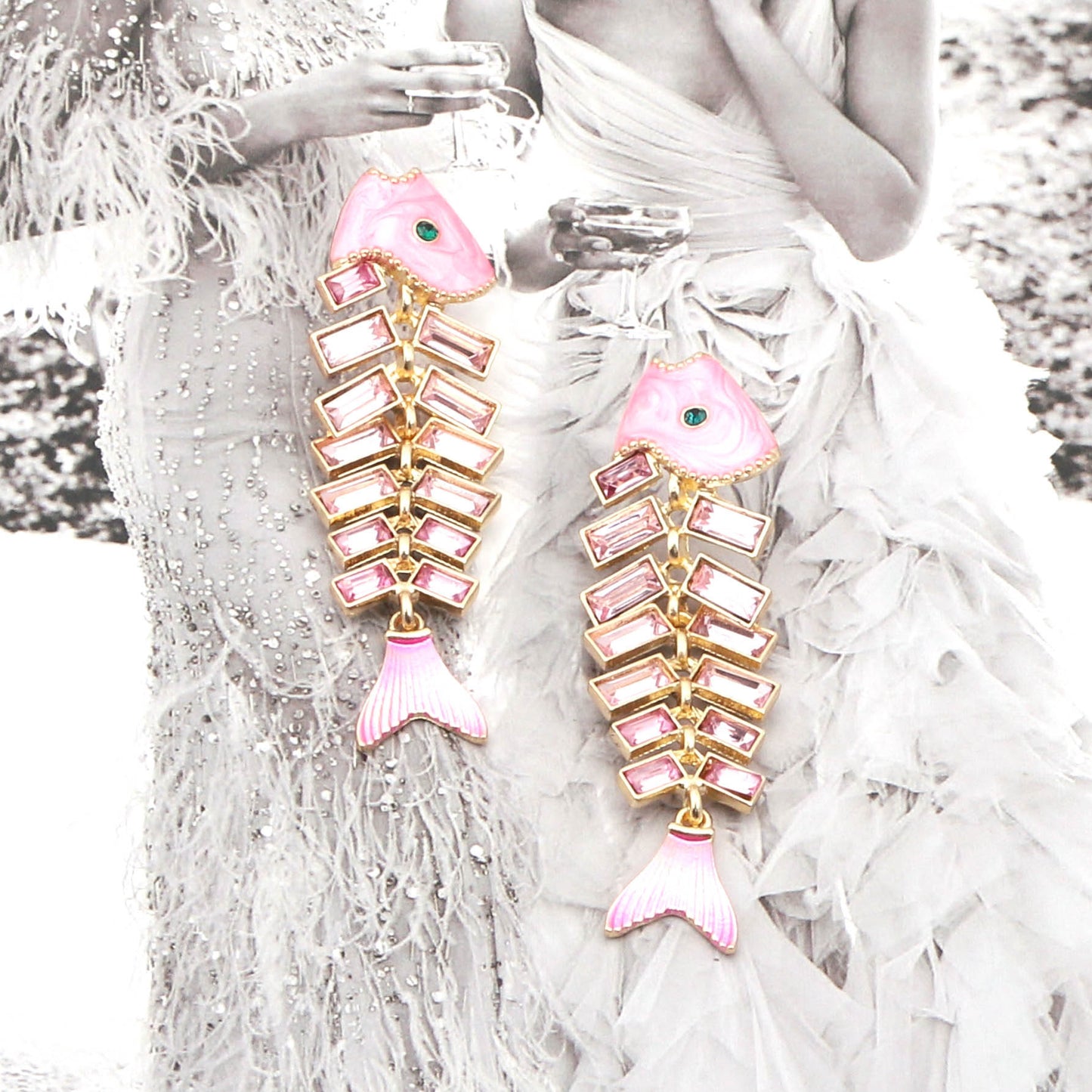 Vintage-Inspired Fishbone Drop Earrings with Rhinestone Accents – Unique Zinc Alloy Animal-Inspired Jewelry for Women