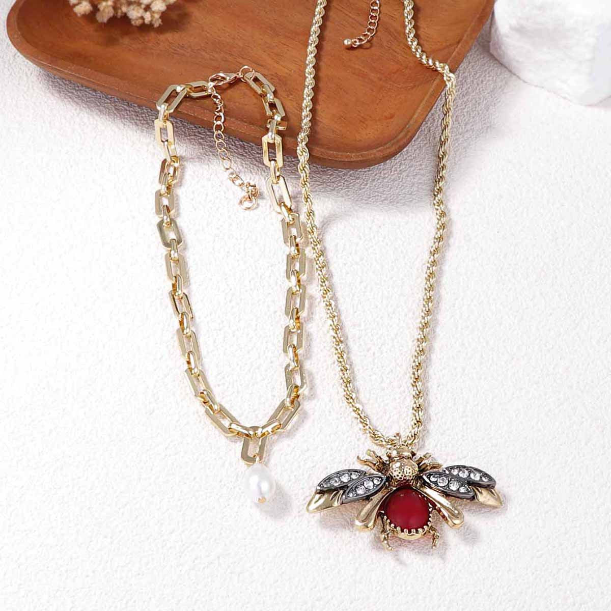 Set of 2 Elegant Animal Pendant Necklaces with Imitation Pearls and Micro-Paved Zircon Stones – Perfect for Everyday Wear and Commuting for Women