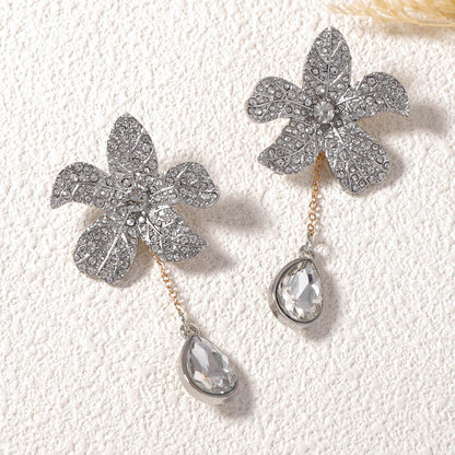 Elegant Vintage-Inspired Drop Earrings for Women with Sparkling Flower Design – Versatile Statement Pieces for Everyday Wear