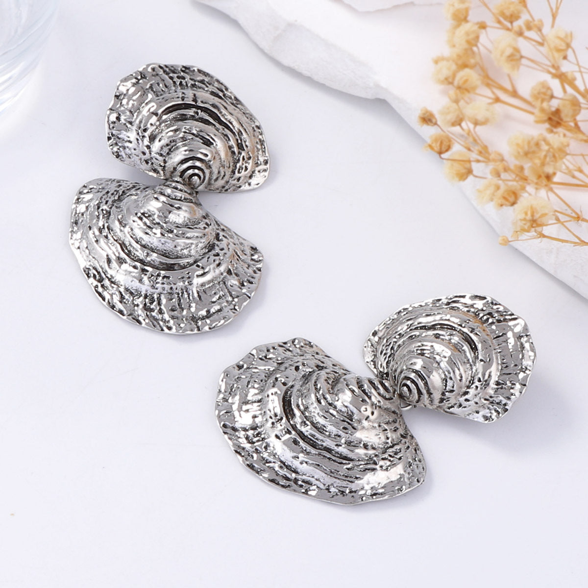 Chic Vintage-Inspired Alloy Double Shell Drop Earrings – Elegant Beach Vacation Accessory for a Stylish Look