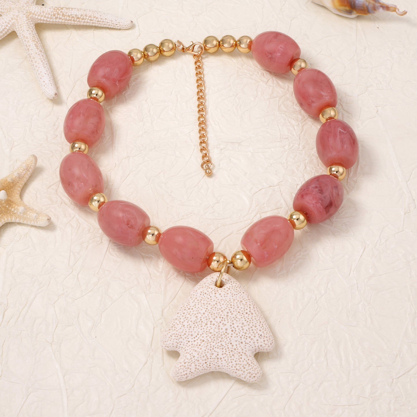 Chic Minimalist Volcanic Stone Goldfish Pendant Necklace – Versatile Sweet Resin Jewelry for Women