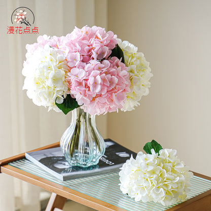 Lifelike Hydrangea Silk Flowers - Soft to the Touch, Moisture-Resistant, Perfect for Wedding Decor and Home Accents - Elegant Faux Floral Arrangement for Living Room Centerpieces