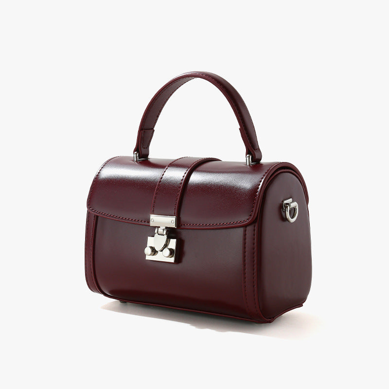 Korean Style Saddle Bag for Business and Commuting Fashion Forward Handbag Crossbody Bag for Versatile Everyday Use