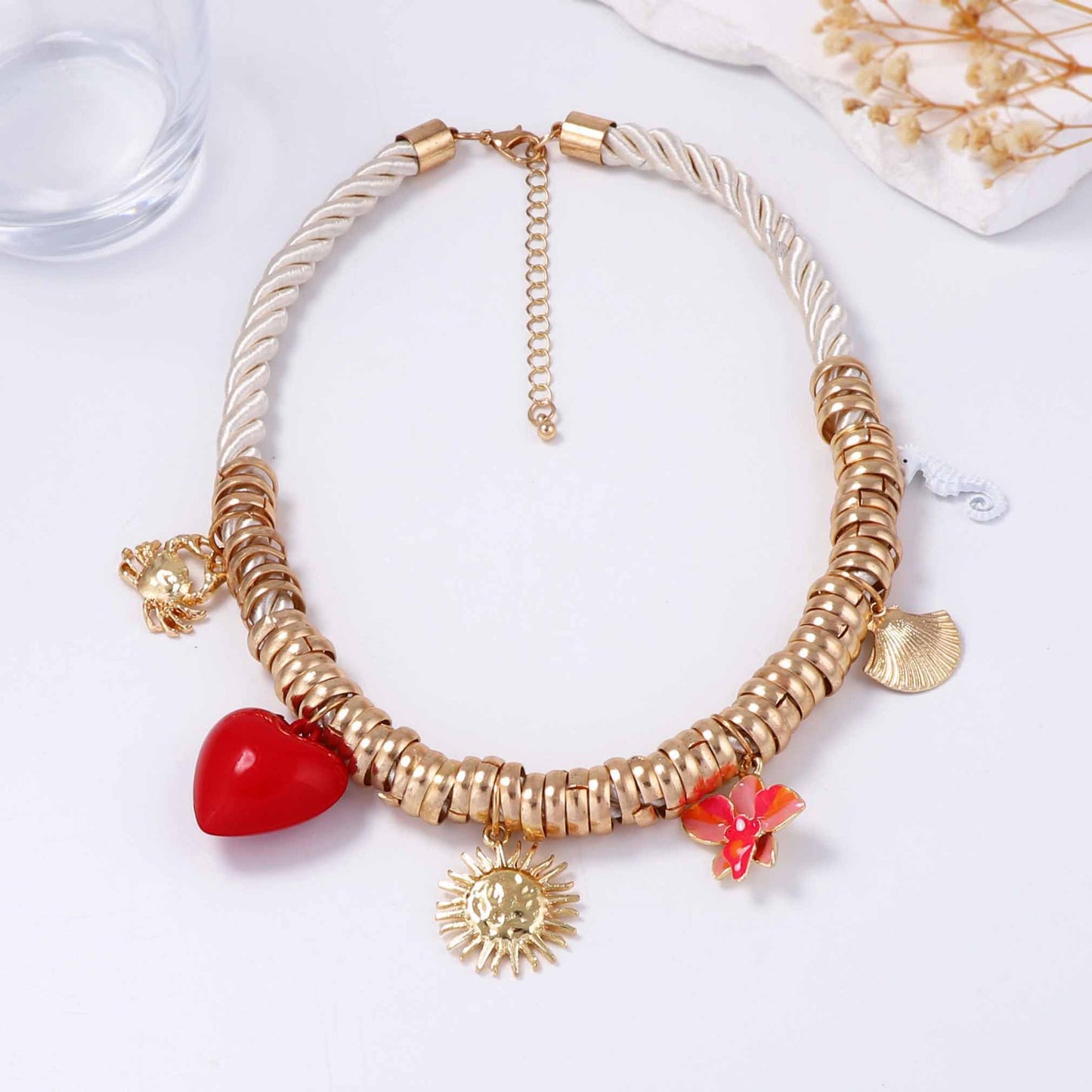 Elegant Luxury-Inspired Circle Metal Pendant Necklace with Rope Design – Trendy Alloy Oil-Drop Charm for Casual Chic Style