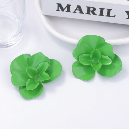 Stylish Vintage-Inspired Metal Flower Stud Earrings – Elegant and Versatile Lightweight Jewelry for Everyday Wear