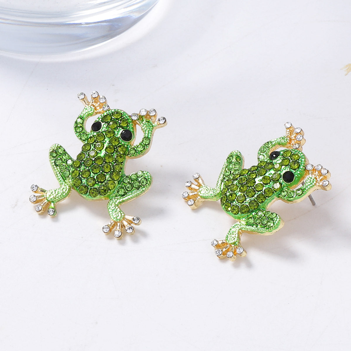 Charming Green Frog Stud Earrings with Unique Creative Design, Alloy and Rhinestone Accents - Versatile and Exquisite Jewelry for Women