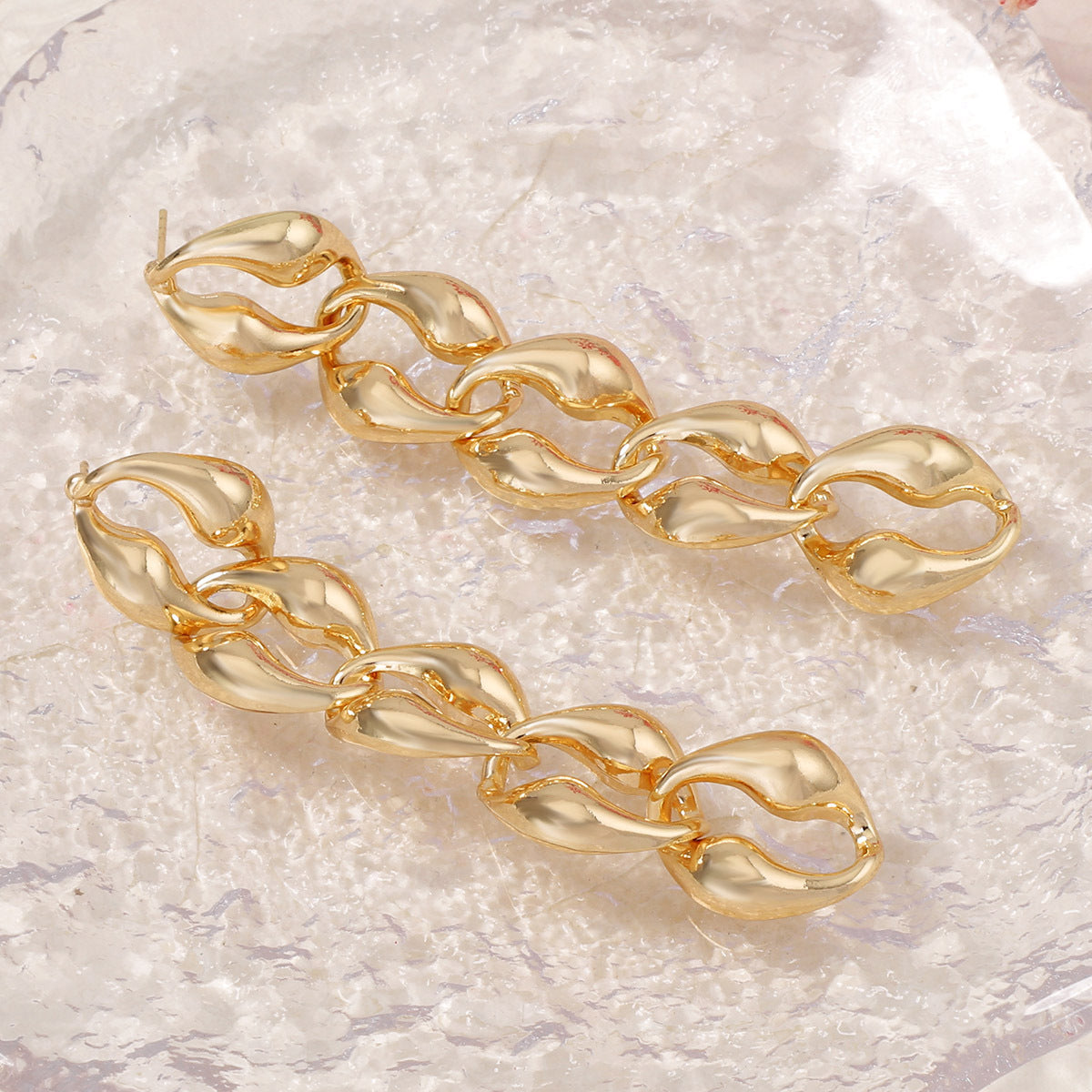 Sleek Minimalist Alloy Chain Twisted Earrings – Unique Geometric Hollow Design for a Timeless, Elegant Look