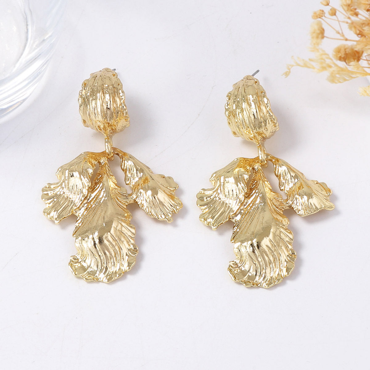 Exaggerated Vintage-Inspired Statement Alloy Ginkgo Leaf Drop Earrings - Chic and Luxurious for Modern Women