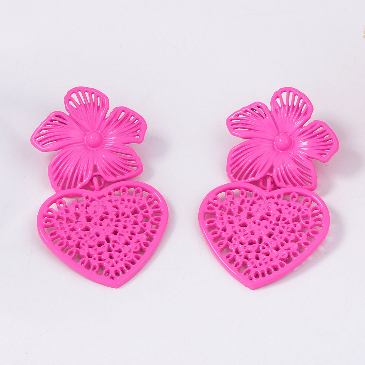 Exquisite Oversized Alloy Spray-Painted Hollow Heart-Shaped Floral Coconut Shell Drop Earrings for Elegant Ladies - Perfect for Parties and Special Occasions