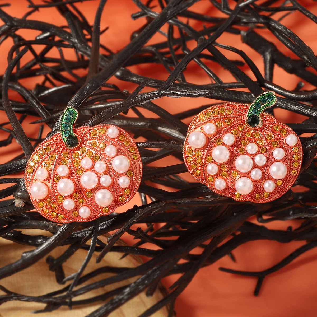Creative Halloween Pumpkin Earrings with Faux Pearl and Zirconia Accent - Stylish and Versatile Alloy Design for Effortless Fashion