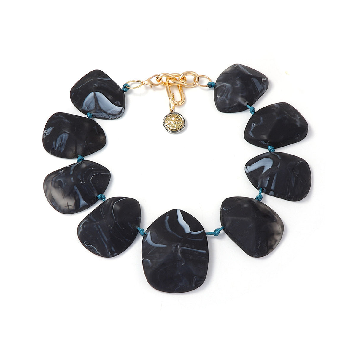 Chic and Unique Geometric Resin Necklace with Bold, Luxurious Design for Effortless Style