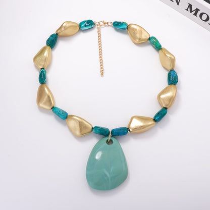 Stylish Irregular Geometric Gradient Pendant Necklace – Versatile Minimalist Design for Fashion-Forward Women