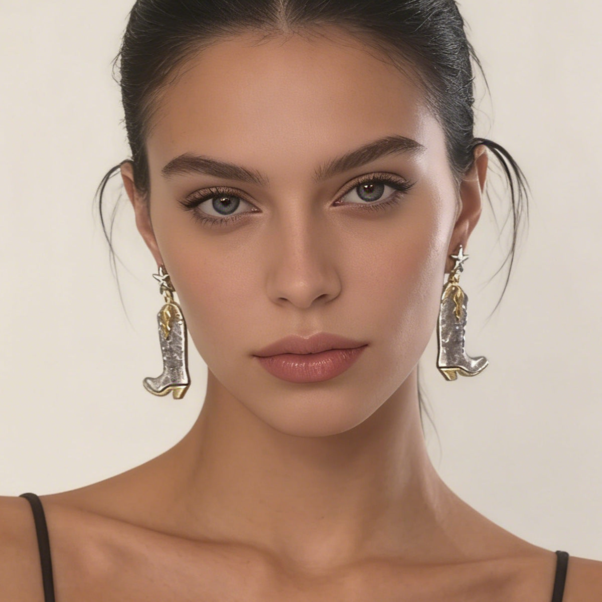 Stylish Vintage-Inspired Five-Star Alloy Combat Boots Earrings – Trendy and Versatile Jewelry for Women, Ideal for Unique Fashion Statements