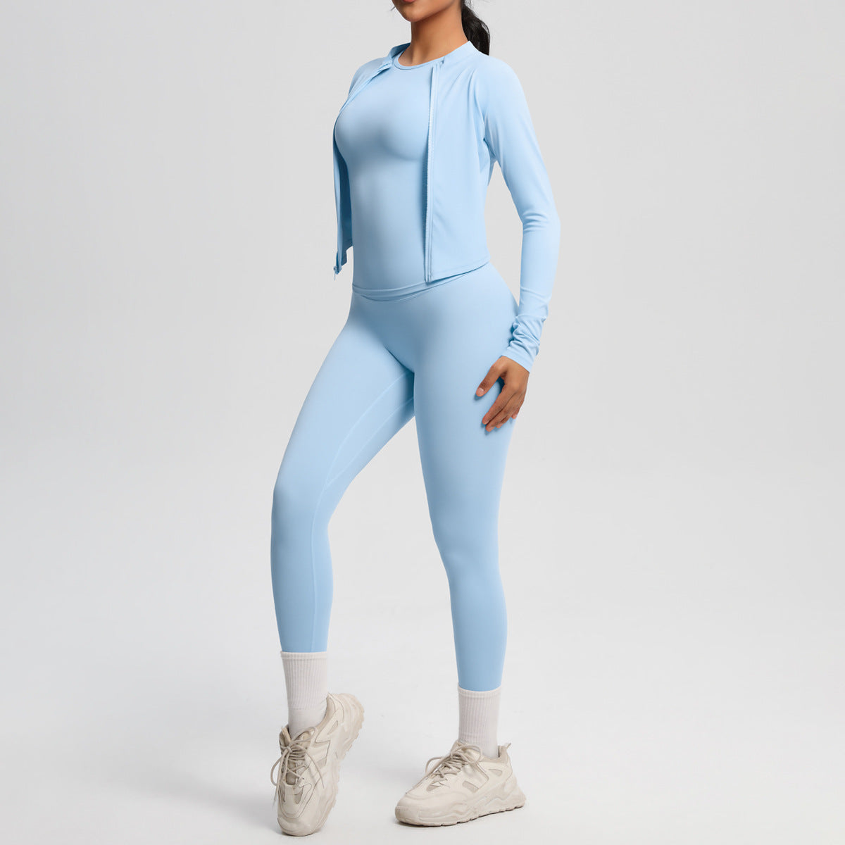 Quick Dry Skin Friendly Long Sleeve Yoga Set Slimming 3 Piece Outdoor Running Outfit with Fitness Pants and Jacket for Maximum Comfort and Performance