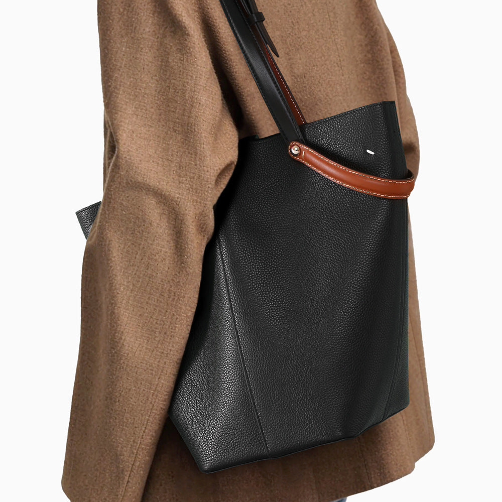 First Layer Cowhide Large Capacity Water Bucket Bag and Versatile Tote for Commuting and Daily Use