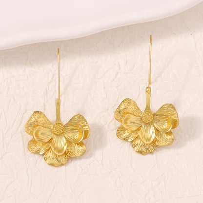 Elegant Court-Style Metal Flower Earrings - Versatile Party Jewelry for Women, Perfect for Any Occasion