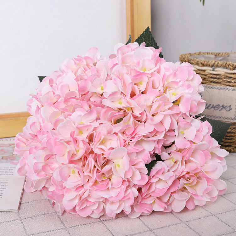 Elegant European Style 5-Head Hydrangea Faux Flower Bouquet – Perfect for Weddings, Parties, and Decorations; Realistic Silk Hydrangea Floral Arrangement for Bridal Bouquets and Event Photography Props