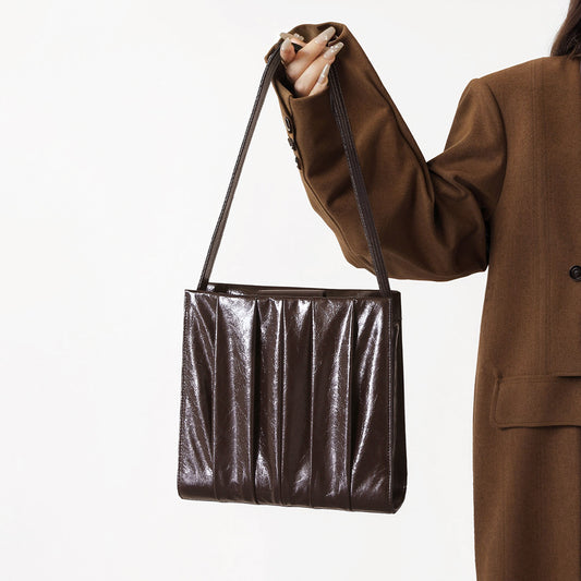 Versatile Crystal Oil Waxed Cowhide Tote Bag Urban Minimalist Genuine Leather Handbag for Commuting and Everyday Use