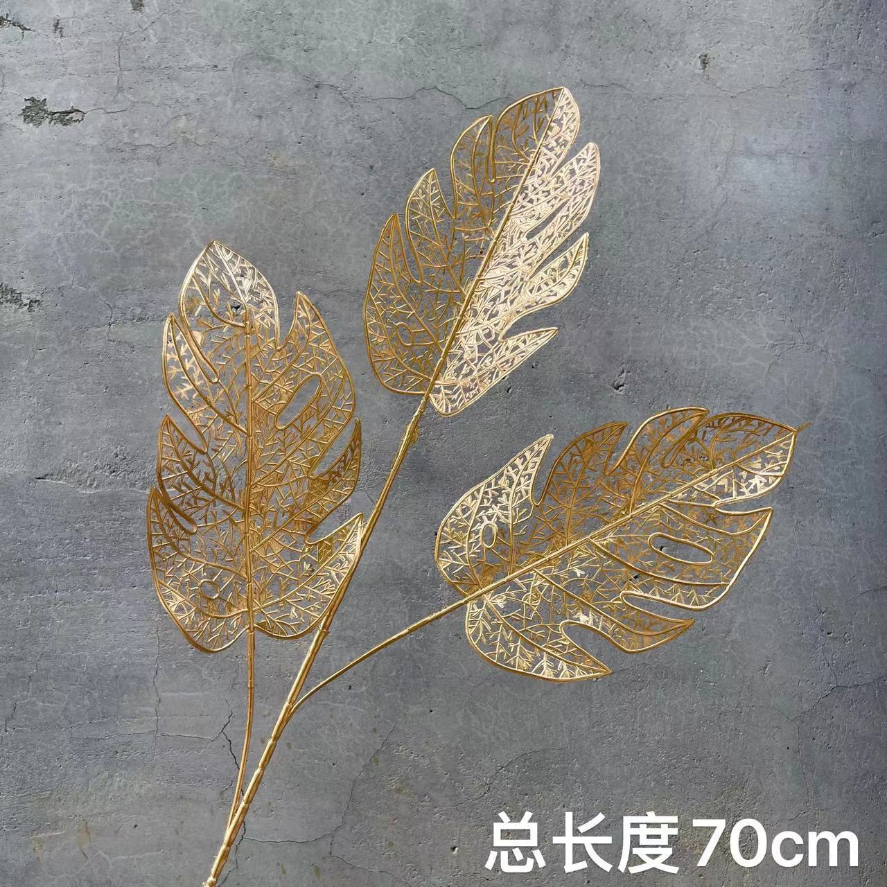 Realistic Gold Eucalyptus Leaves - Plastic Flower Materials with Winterberry Red Fruits for Festive New Year and Wedding Decorations | Ideal for Prosperity and Joy