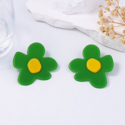 Charming Minimalist Acrylic Cartoon Flower Earrings – Versatile and Cute Accessories for Everyday Wear and Commuting